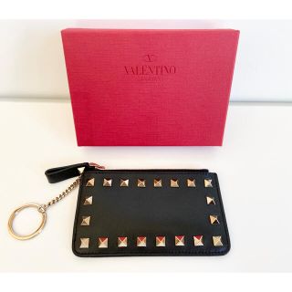 ヴァレンティノガラヴァーニ(valentino garavani)の★美品★ VALENTINO スタッズ付きコイン、カード、キーケース 黒(コインケース)