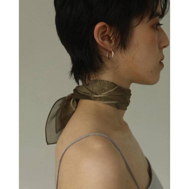TODAYFUL(トゥデイフル)のecchan様専用【todayful】silk sheer scarf カーキ レディースのファッション小物(バンダナ/スカーフ)の商品写真