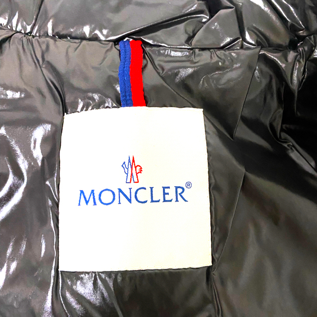 MONCLER(モンクレール)のクリーニング済モンクレールショートダウン⭐︎ブラック大人OＫ12a00 レディースのジャケット/アウター(ダウンコート)の商品写真