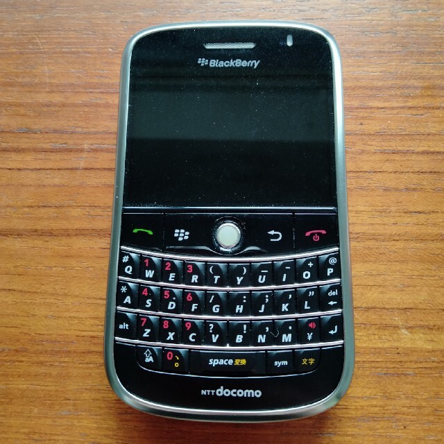 NTTdocomo(エヌティティドコモ)のDocomo Blackberry Bold9000 スマホ/家電/カメラのスマートフォン/携帯電話(携帯電話本体)の商品写真