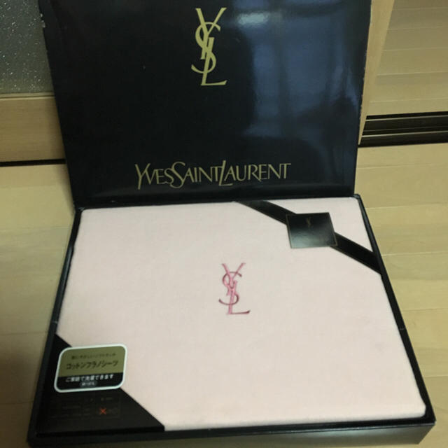 Yves Saint Laurent Beaute - 新品 イヴサンローラン コットンフラノ