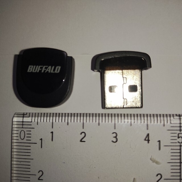 Buffalo(バッファロー)の超小型USBメモリー4GB✕1及び2GB✕1 計2 スマホ/家電/カメラのPC/タブレット(PC周辺機器)の商品写真