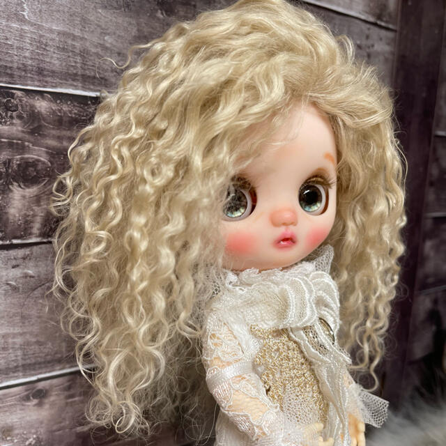 blythe _wm-411ピーナッツバター⭐️チベットラムウィッグの通販 by ...