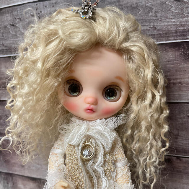 blythe _wm-411ピーナッツバター⭐️チベットラムウィッグの通販 by ...