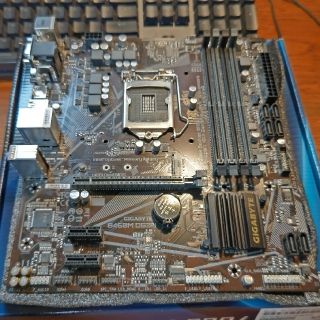 GIGABYTE B460M DS3H LGA1200マザーボード(PCパーツ)