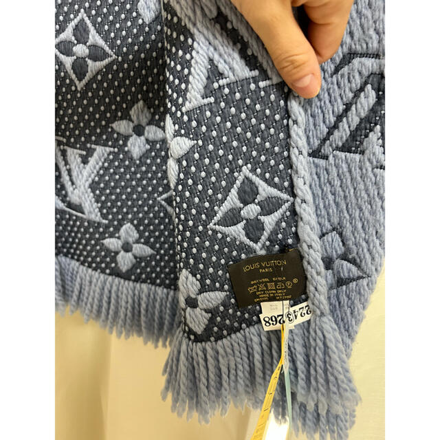 LOUIS VUITTON(ルイヴィトン)のルイヴィトン　ロゴ　マフラー レディースのファッション小物(マフラー/ショール)の商品写真