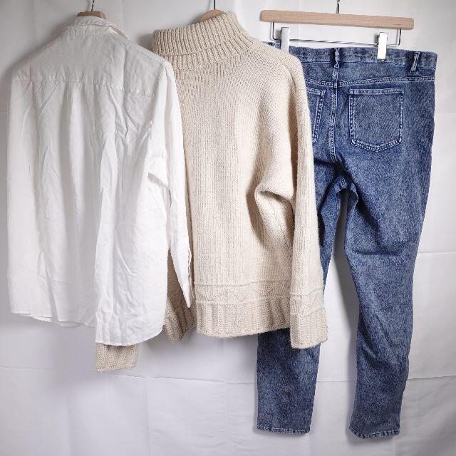 UNIQLO(ユニクロ)のUNIQLO　ブラウス/セーター/パンツ　レディース　ホワイト/ブルー レディースのトップス(シャツ/ブラウス(長袖/七分))の商品写真