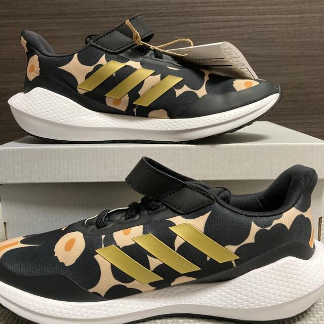 adidas(アディダス)の新品　アディダス　マリメッコ　スニーカー　ジュニア　未使用　シューズ　22cm レディースの靴/シューズ(スニーカー)の商品写真