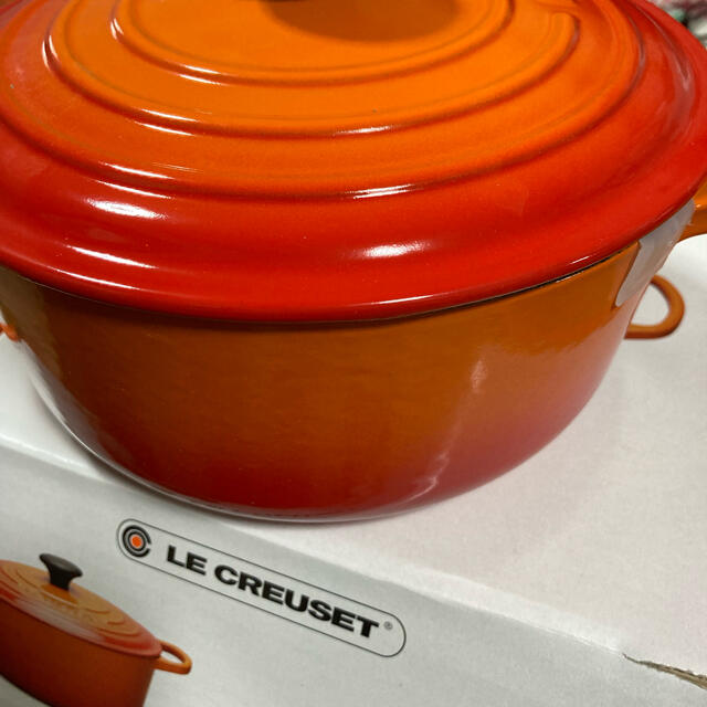 LE CREUSET(ルクルーゼ)のホーロー鍋 インテリア/住まい/日用品のキッチン/食器(鍋/フライパン)の商品写真