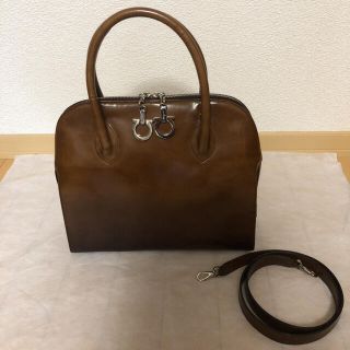 サルヴァトーレフェラガモ(Salvatore Ferragamo)の美品 Ferragamo ハンドバッグ ガンチーニ ショルダー(ハンドバッグ)