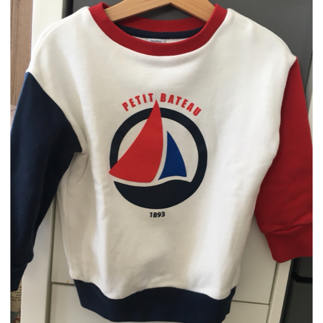 PETIT BATEAU(プチバトー)のプチバトー95cmトレーナー キッズ/ベビー/マタニティのキッズ服男の子用(90cm~)(Tシャツ/カットソー)の商品写真