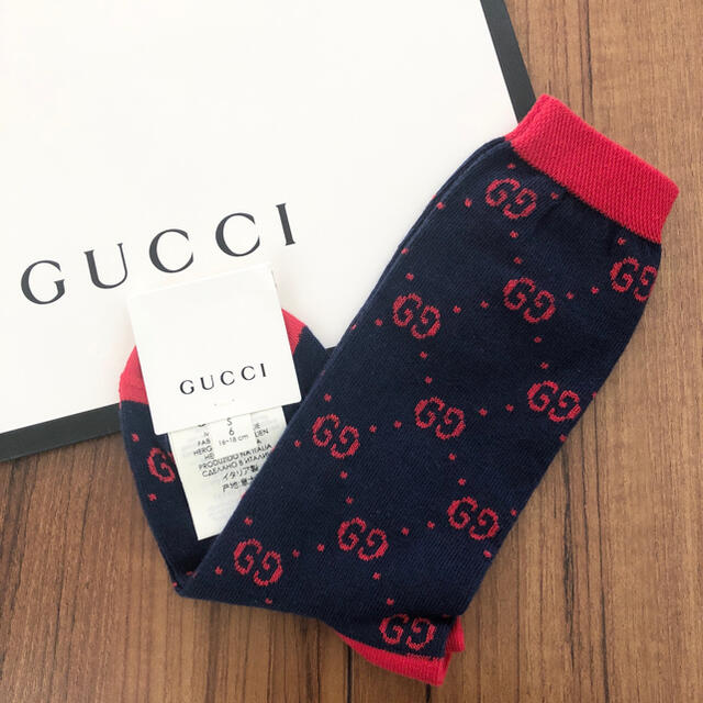 Gucci(グッチ)の【ご専用】グッチチルドレン 新品ソックス 16-18 キッズ/ベビー/マタニティのこども用ファッション小物(靴下/タイツ)の商品写真