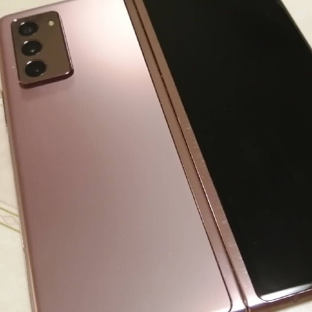 Galaxy(ギャラクシー)のGALAXY fold2 simフリーブロンズ スマホ/家電/カメラのスマートフォン/携帯電話(スマートフォン本体)の商品写真