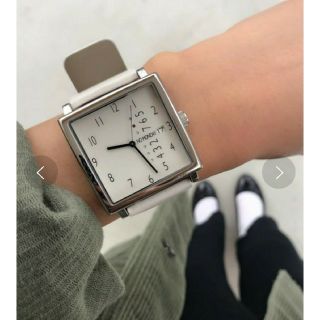 電池交換済み NO MONDAY ノーマンデー 腕時計 ベージュの通販 by 電池交換済み NO MONDAY ノーマンデー 腕時計 ベージュの通販 by