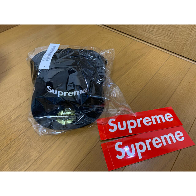 Supreme(シュプリーム)の新品　Supreme - Champions Box Logo New Era メンズの帽子(キャップ)の商品写真