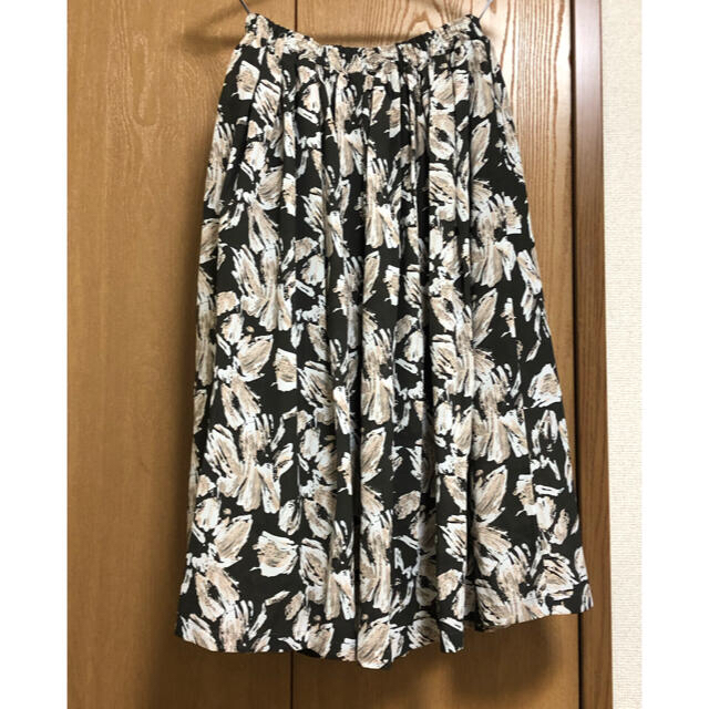 フレアスカート　花柄 レディースのスカート(ロングスカート)の商品写真