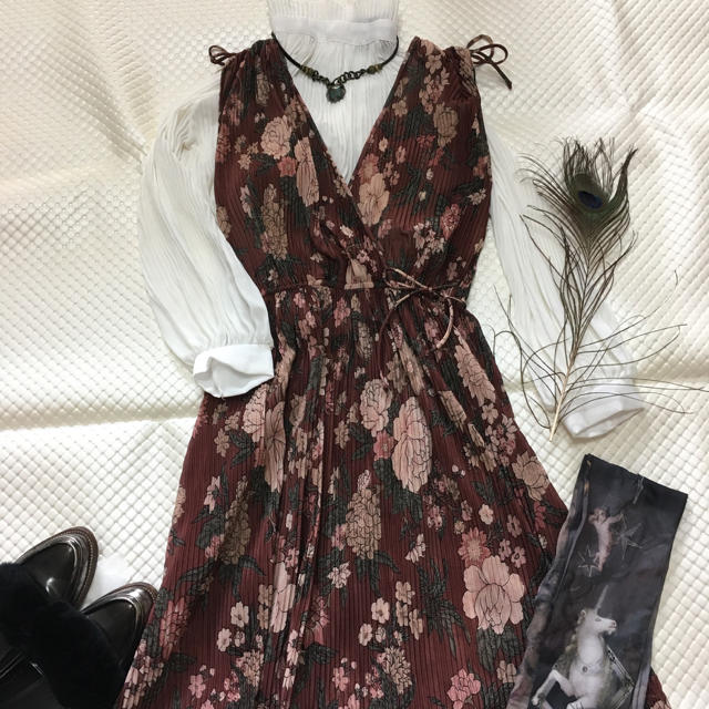 Grimoire(グリモワール)の本日だけお値引き❤︎花柄ワンピース レディースのワンピース(ロングワンピース/マキシワンピース)の商品写真