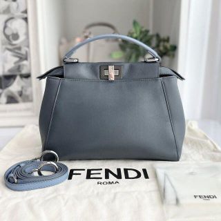 フェンディ(FENDI)の美品☆　フェンディ　ミニ　ピーカブー　2way　レザー(ハンドバッグ)