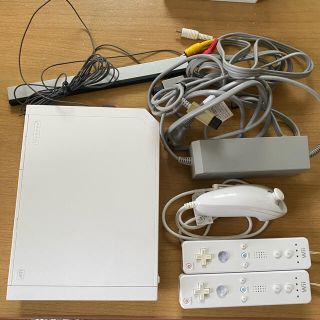 ニンテンドウ(任天堂)のMeerOsten様専用　wii 本体とソフト(家庭用ゲーム機本体)