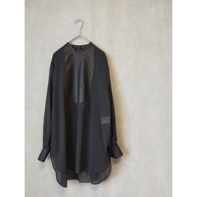 HYKE(ハイク)の試着のみ　HYKE  LINEN BIB FRONT SHIRT  35200円 レディースのトップス(シャツ/ブラウス(長袖/七分))の商品写真