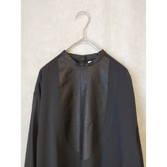 HYKE(ハイク)の試着のみ　HYKE  LINEN BIB FRONT SHIRT  35200円 レディースのトップス(シャツ/ブラウス(長袖/七分))の商品写真