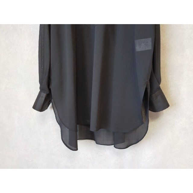 HYKE(ハイク)の試着のみ　HYKE  LINEN BIB FRONT SHIRT  35200円 レディースのトップス(シャツ/ブラウス(長袖/七分))の商品写真