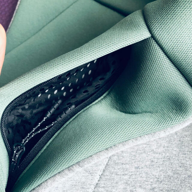 adidas(アディダス)の【新品未使用】adidas 半袖パーカー レディースのトップス(パーカー)の商品写真