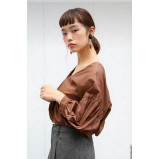 ローリーズファーム(LOWRYS FARM)の専用★ローリーズファーム Vネック袖バルーンブラウス(シャツ/ブラウス(長袖/七分))