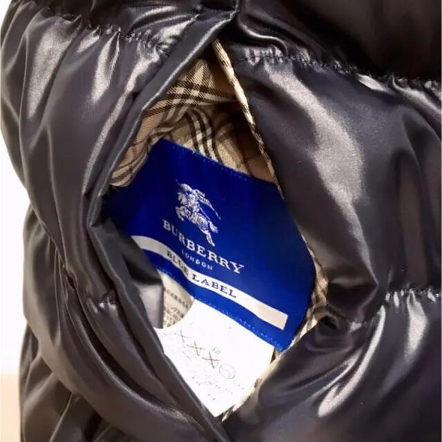 BURBERRY BLUE LABEL(バーバリーブルーレーベル)のBURBERRY BLUE LABEL ダウンコート　リバーシブル レディースのジャケット/アウター(ダウンコート)の商品写真