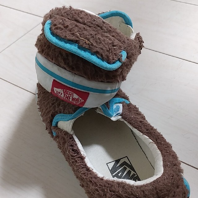 VANS(ヴァンズ)のVANS 19cm モコモコスリッポン キッズ/ベビー/マタニティのキッズ靴/シューズ(15cm~)(スリッポン)の商品写真