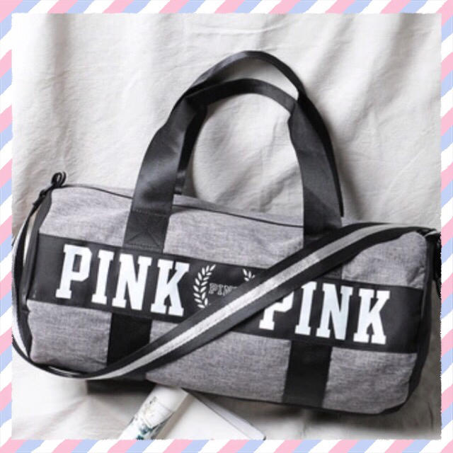 Victoria's Secret(ヴィクトリアズシークレット)のヴィクトリアシークレット♡PINK♡ボストンバック♡ レディースのバッグ(ボストンバッグ)の商品写真