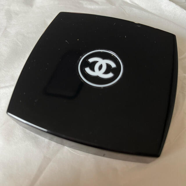 CHANEL(シャネル)のシャネル　アイブロウ　パレット コスメ/美容のベースメイク/化粧品(パウダーアイブロウ)の商品写真