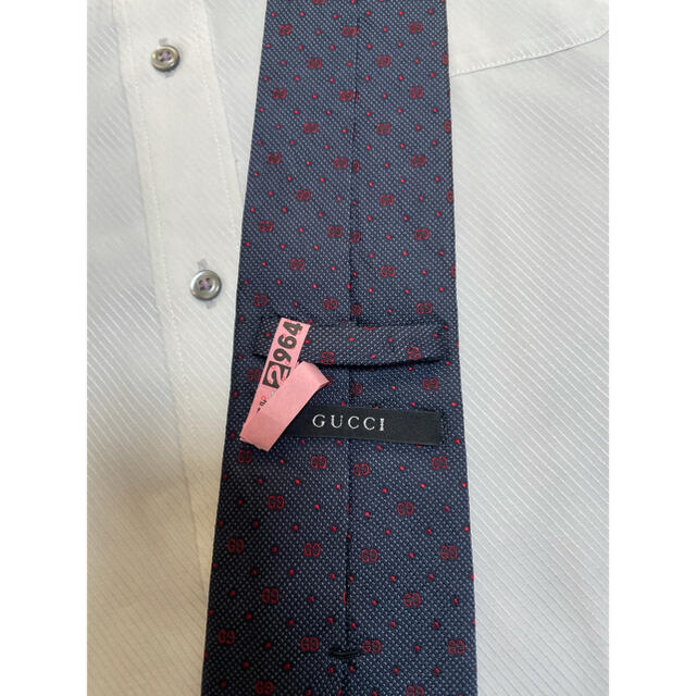 Gucci(グッチ)のグッチ　ネクタイ【未使用に近い】GGロゴ・ドット柄　光沢　クレスト紋章 メンズのファッション小物(ネクタイ)の商品写真