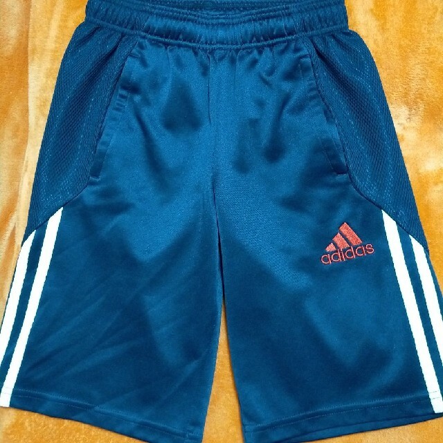 adidas(アディダス)の『adidas アディダス ハーフパンツ 』130cm キッズ/ベビー/マタニティのキッズ服男の子用(90cm~)(パンツ/スパッツ)の商品写真