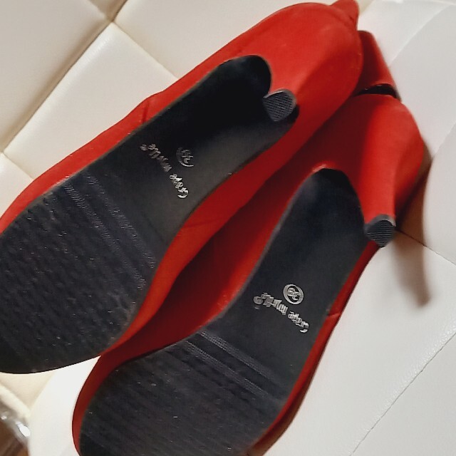 【39】ヒールボタン付ショートブーツ レッド レディースの靴/シューズ(ブーティ)の商品写真