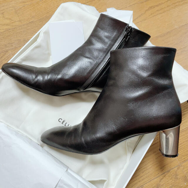 celine(セリーヌ)のセリーヌ　ショートブーツ　バンバン レディースの靴/シューズ(ブーツ)の商品写真
