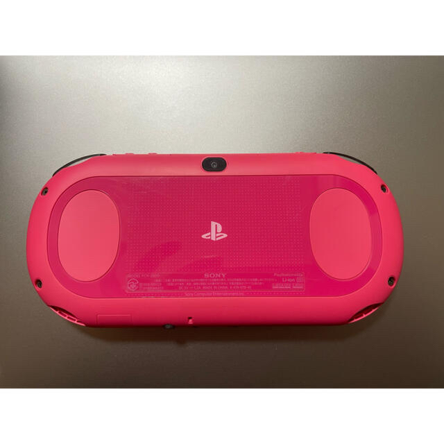 PlayStation Vita(プレイステーションヴィータ)のPlaystation Vita 2000 ピンクブラック エンタメ/ホビーのゲームソフト/ゲーム機本体(携帯用ゲーム機本体)の商品写真