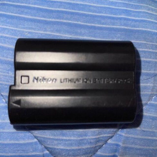 Nikon(ニコン)のNikon バッテリーパックEN-EL15 スマホ/家電/カメラのスマートフォン/携帯電話(バッテリー/充電器)の商品写真