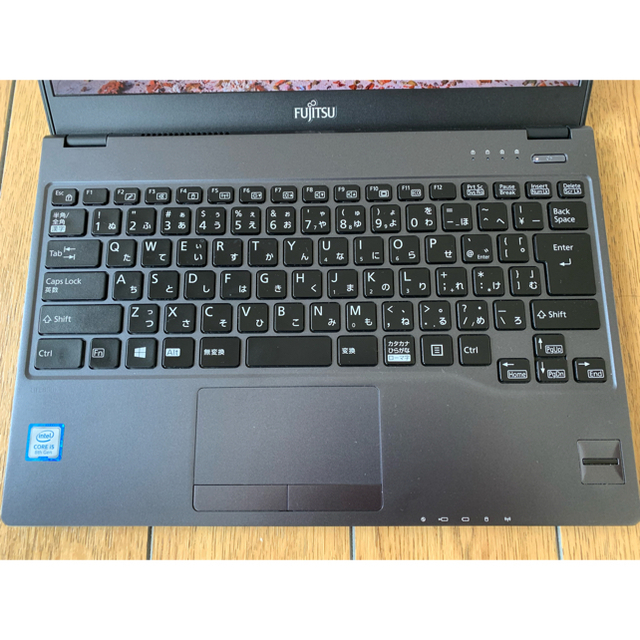 富士通(フジツウ)の美品　富士通　LIFEBOOK WU/C2　軽量782g スマホ/家電/カメラのPC/タブレット(ノートPC)の商品写真