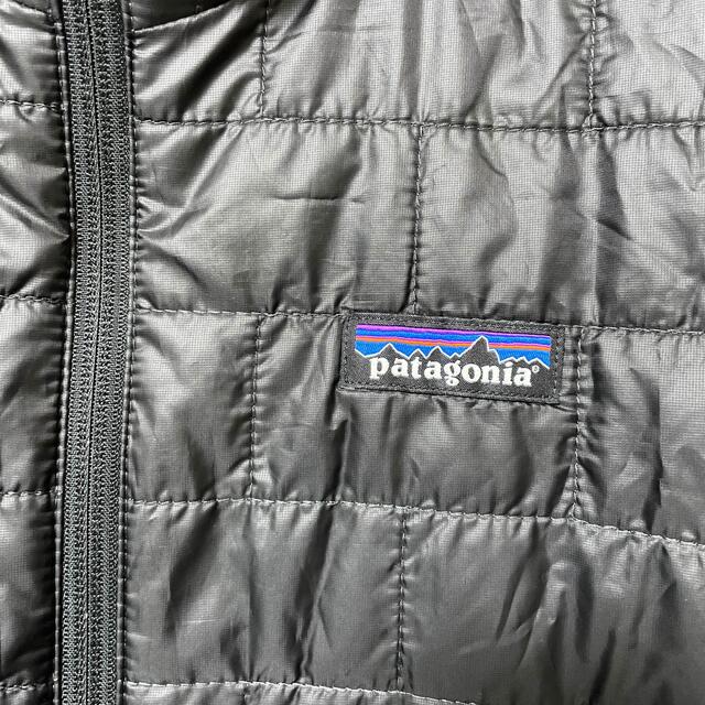 patagonia(パタゴニア)の専用 パタゴニア ナノパフフーディ ブラック S メンズのジャケット/アウター(ナイロンジャケット)の商品写真