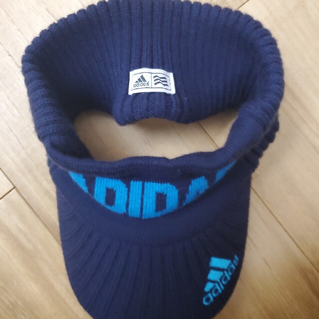 adidas(アディダス)のゴルフ帽子　冬物サンバイザー　アディダス メンズの帽子(サンバイザー)の商品写真