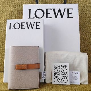 ロエベ(LOEWE)のLOEWE　ロエベ　バーティカルウオレット　ミディアム　ソフトグレインカーフ(財布)