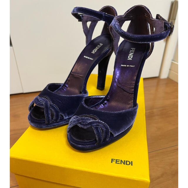 レディースFENDI ベルベットパンプス　37size