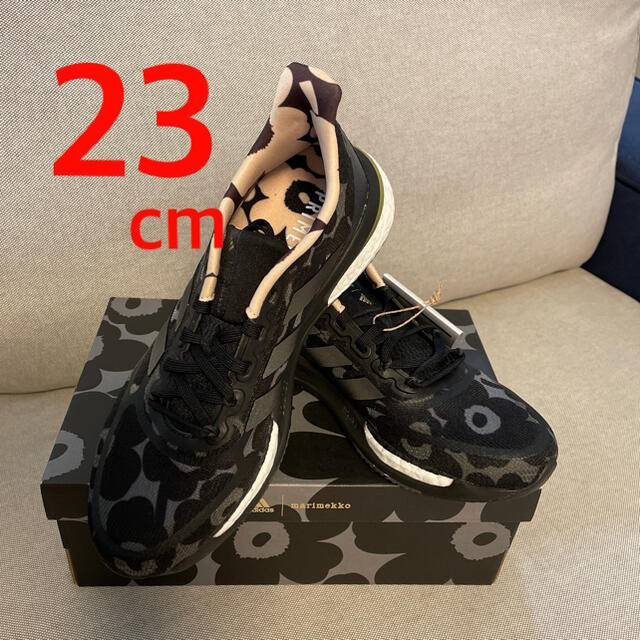 marimekko(マリメッコ)の【新品未使用】adidas SUPERNOVA ＋ MARIMEKKO 23㎝ レディースの靴/シューズ(スニーカー)の商品写真