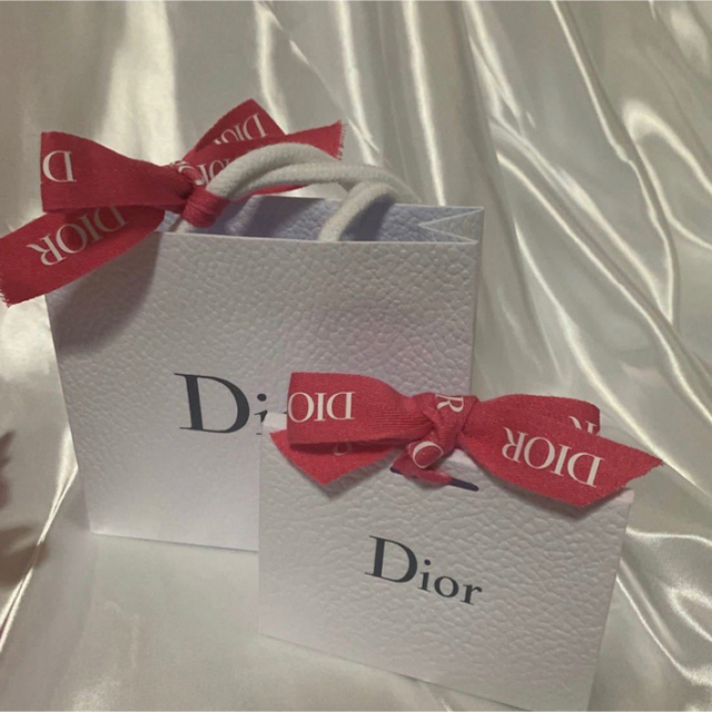 Dior(ディオール)のDIOR/アーリーバード812✨ギフトBOX&ショッパー付き コスメ/美容のネイル(マニキュア)の商品写真