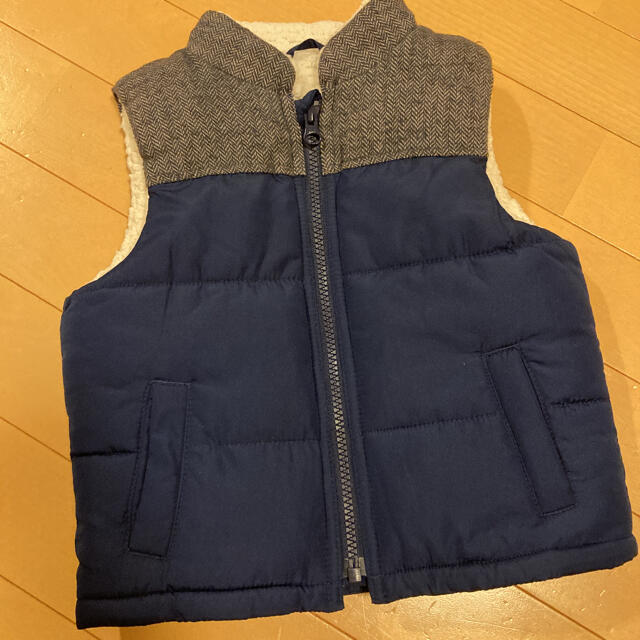 babyGAP(ベビーギャップ)のダウンベスト キッズ/ベビー/マタニティのキッズ服男の子用(90cm~)(ジャケット/上着)の商品写真