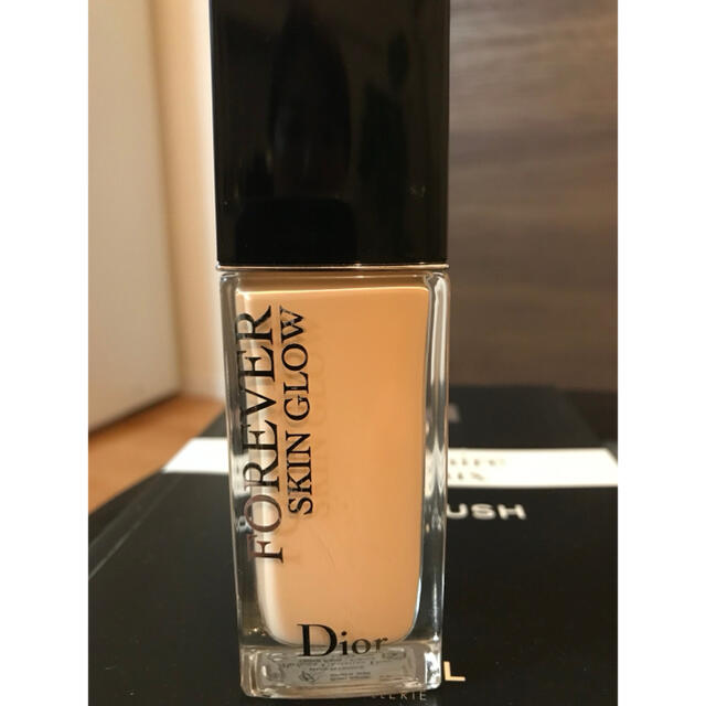 dior ディオールスキンフォーエバー　フルイドグロウ