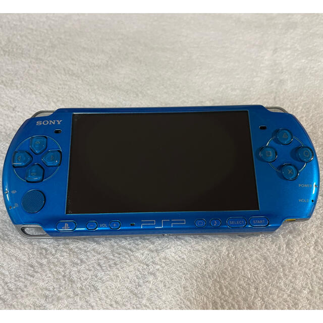 PlayStation Portable(プレイステーションポータブル)の良品　PSP-3000  バイブラントブルー エンタメ/ホビーのゲームソフト/ゲーム機本体(携帯用ゲーム機本体)の商品写真