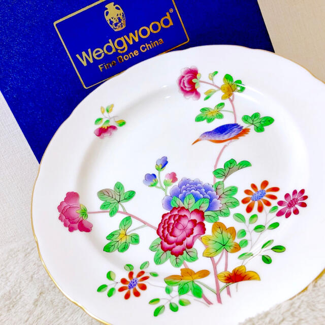 WEDGWOOD 新品ウェッジウッドプレート大皿カッコーかっこう黒壺刻印28cm