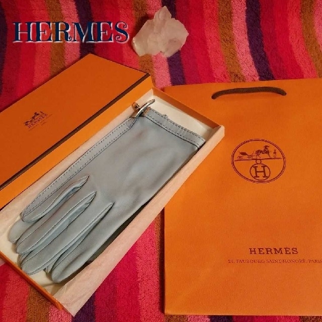 Hermes(エルメス)の未使用　レア　稀少　エルメス　手袋　レザー　マルジェラ期　水色　アシンメトリー レディースのファッション小物(手袋)の商品写真
